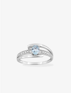 Bague en or blanc 9ct, topaze et zirconiums 402-48