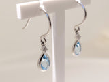 Boucles d'oreilles en or blanc 18ct topaze bleu 383-71