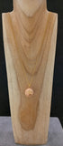 Collier Bola en acier doré + résine rose 851-1817