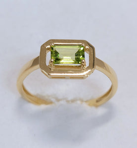 Bague en Or jaune 18CT et péridot 317-110