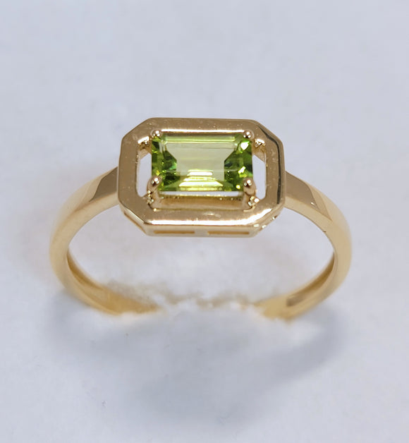 Bague en Or jaune 18CT et péridot 317-110
