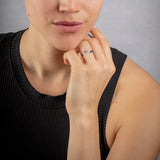 Bague en argent avec zirconiums noirs et blancs 611-3853