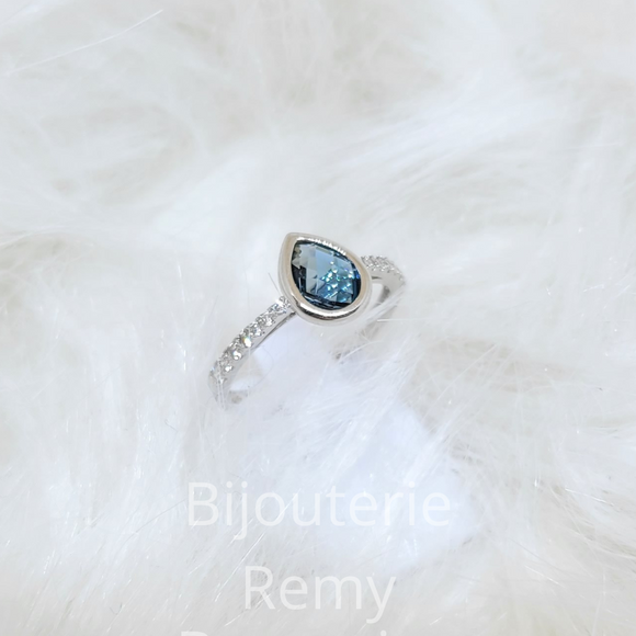Bague poire en Or Blanc 18CT Topaze London et diamants 307-89