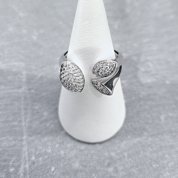 Bague en or blanc 18ct avec diamants 305-147