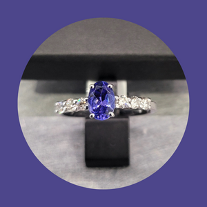 Bague en or blanc 18ct avec diamants et tanzanite 307-72