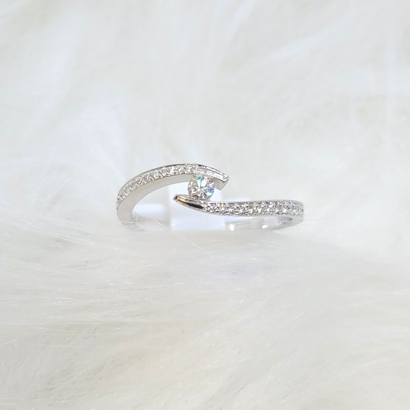 Bague en or blanc et diamants 305-157